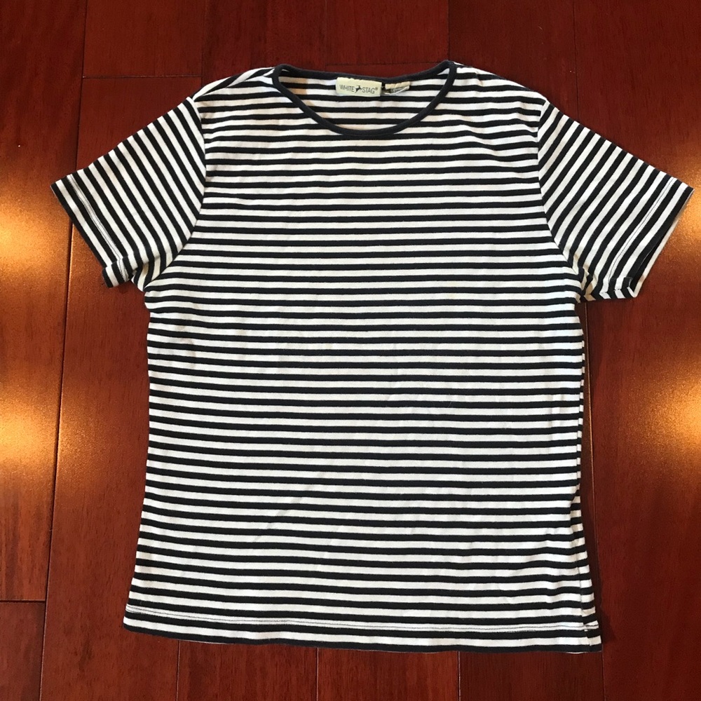 2 for $15, 3 for $20 ⭐️White Stag striped tee